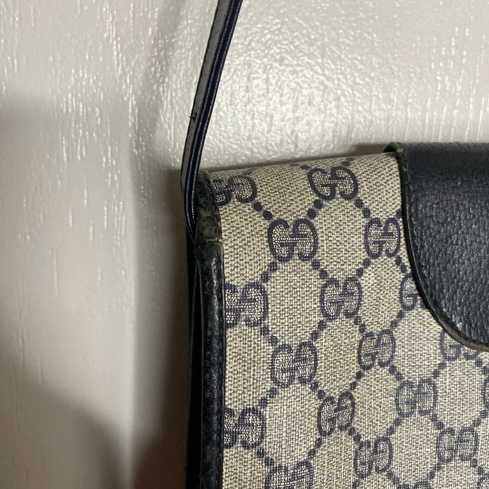 Vintage Gucci Crossbody - Picture 6 of 9